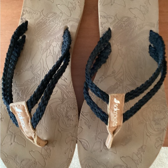 SAKROOTS SANDALS SIZE 7 - Picture 4 of 11